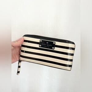 Kate Spade black and white striped patent leather wallet long zip top preppy
